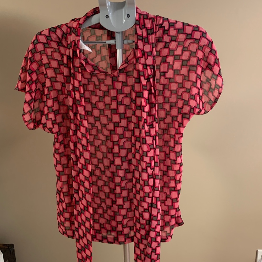 Tall Girl Pink Geometric Blouse size 8 short sleeve